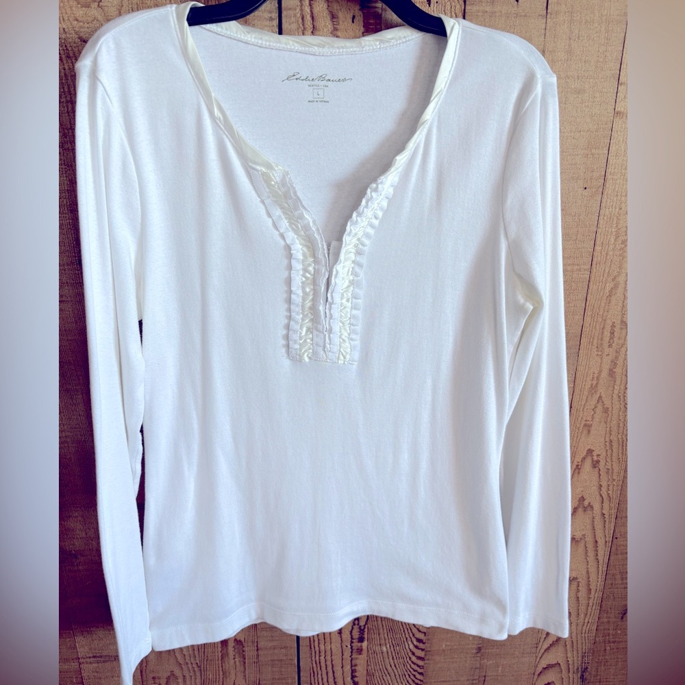 Eddie Bauer bright white long sleeved tee with scoop neck, snaps and ruffles